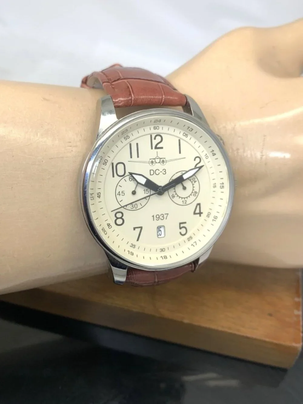 DC-3 Men's Watch 1499 Aviator Quartz Chronograph Brown Leather Strap 45mm